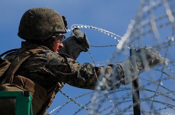 Un marine estadounidense refuerza la