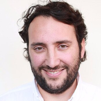 Sebastián Valenzuela, profesor de la