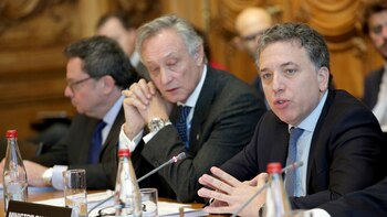 El ministro Dujovne en su