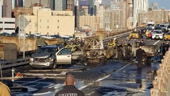 Los vehículos quedaron destruidos por