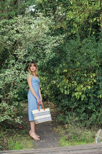 Vestido con botones (St. Marie), canasta