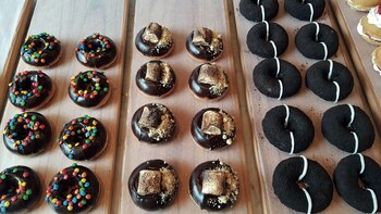 Color en The Donuts Market.