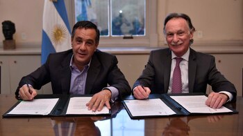 Alejandro Finocchiaro junto al presidente