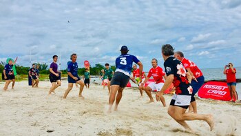 Miami Beach Rugby: junto a