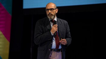 Luciano Elizalde, Universidad Austral.