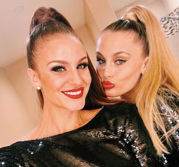 Paula Peralta y Mollie Gould