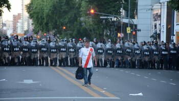 El operativo policial el 24/1, la jornada de los incidentes en el Monumental (Franco Fafasuli)