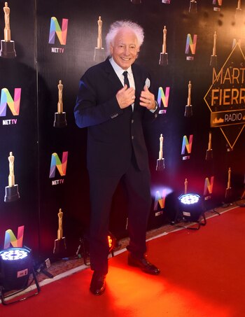 Guillermo Coppola eligió un traje clásico negro con zapatos de cuero a tono