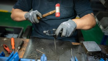 Ensamblado final, realizado a mano