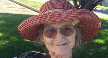 Joy Anderson, de 77 años,