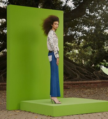 Look urbano. Jeans y camisa