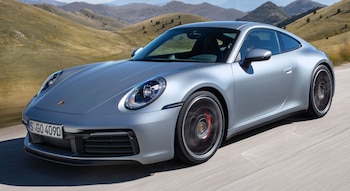 Porsche 911 Carrera 4S, acelera de 0 a 100 km-h en 3,6 segundos.