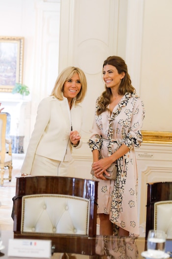 Este fue el tercer encuentro entre Juliana Awada y Brigitte Macron, ya que anteriormente habían tenido la oportunidad de reunirse en julio de 2017 en Hamburgo, cuando fue sede de la Cumbre de Líderes del G20