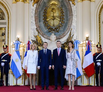 La foto oficial en el Salón Blanco, ambas recorrieron el Palacio de Gobierno.