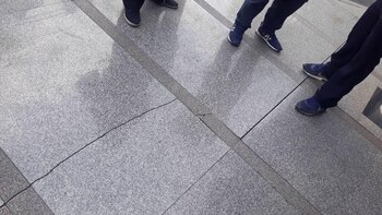 La rajadura en el suelo