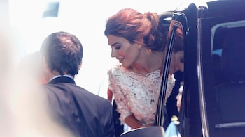 Escote bote, largo midi y