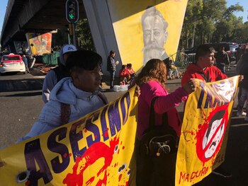 Manifestantes contra Maduro se reúnen