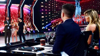 En primer plano, Ángel De