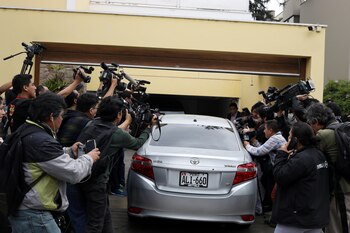 Alan García entre a su