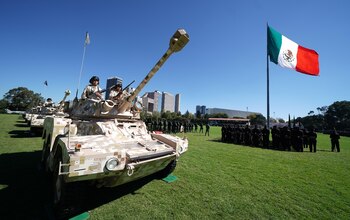 Las policías militar, naval y