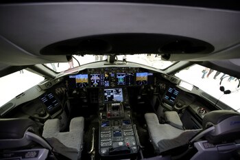 Avión presidencial puesto a la