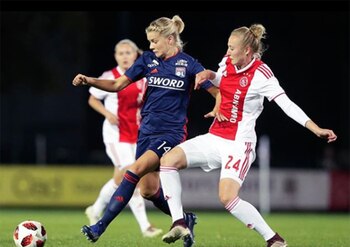 La delantera juega actualmente en