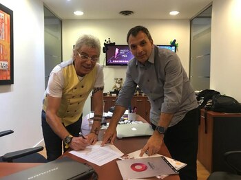 El conductor, a la hora