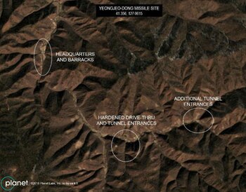 Cuarteles generales y barracas, arriba