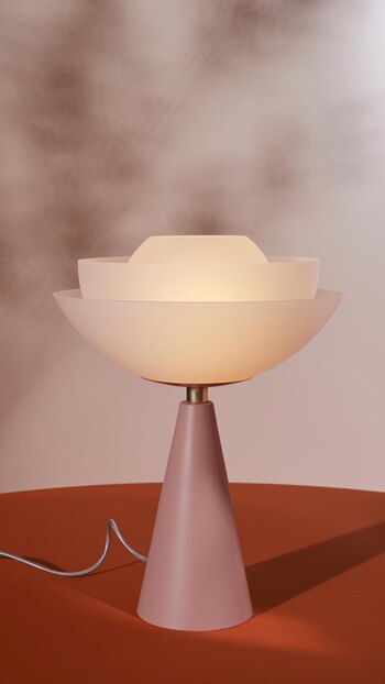 Lámpara Lotus, realizada por Confalonieri