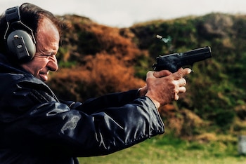 Carlos Menem retratado por el