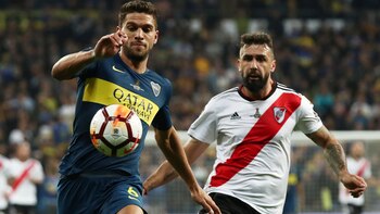 Magallán lucha la pelota con