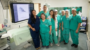 El mayor beneficio es que aumenta la posibilidad de conservar el ojo afectado