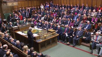 Theresa May habla ante el