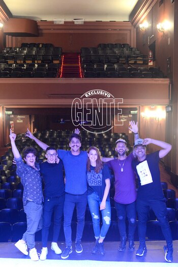 Los actores, sobre el escenario