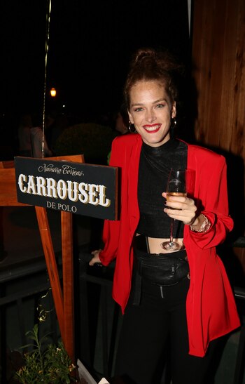 Jenny Martinez en el Bar Navarro Correas en el Campo Argentino de Polo.