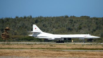 El Tu-160 que envió Rusia