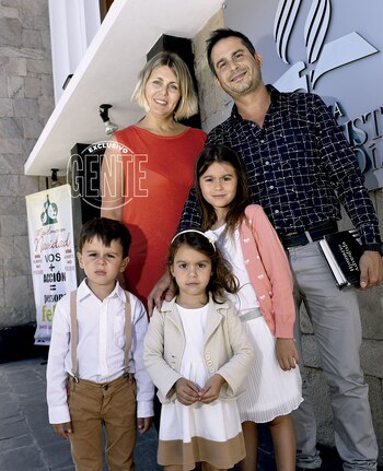 El doctor Ponce, junto a