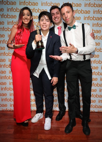 Cumbio y el equipo de “Superconectados”, ganadores en la terna mejor programa radial nativo digital