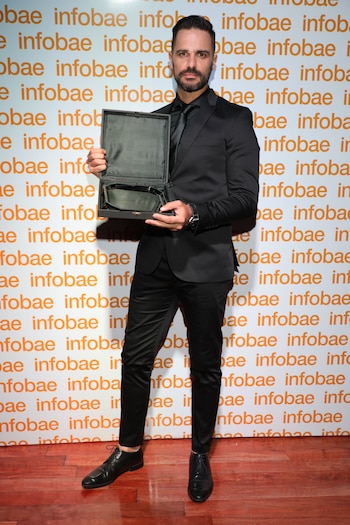 La municipalidad de José C. Paz recibió una mención especial a la innovación y aplicación de la medicina oncológica. La placa, en manos del vicejefe de gabinete del partido bonaerense, Gastón Yañez