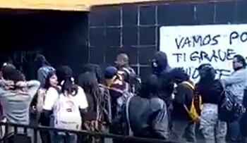 Algunas de las pintas enviaban