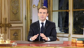 Emmanuel Macron quedó muy debilitado