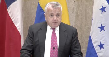 John Sullivan, subsecretario de Estado