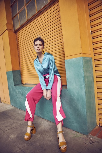 Pantalón con tira lateral ($