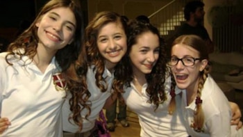 Thelma Fardín con parte del