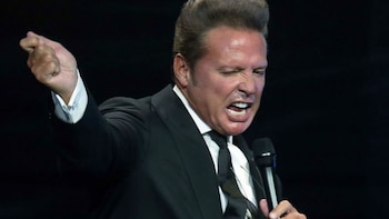 El cantante Luis Miguel llega