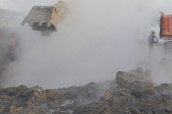 Una tubería rota fue la causante del charco de agua hirviendo (Foto: Servicio de prensa de la Administración de Barnaul)