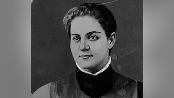 Alexe Katherina Popova, pasó a