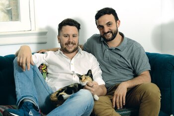 Con su pareja, Guillermo Castro,