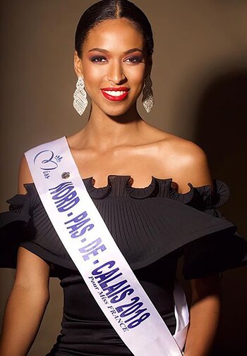 (@annabellevaraneoff)