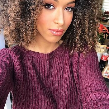 (@annabellevaraneoff)